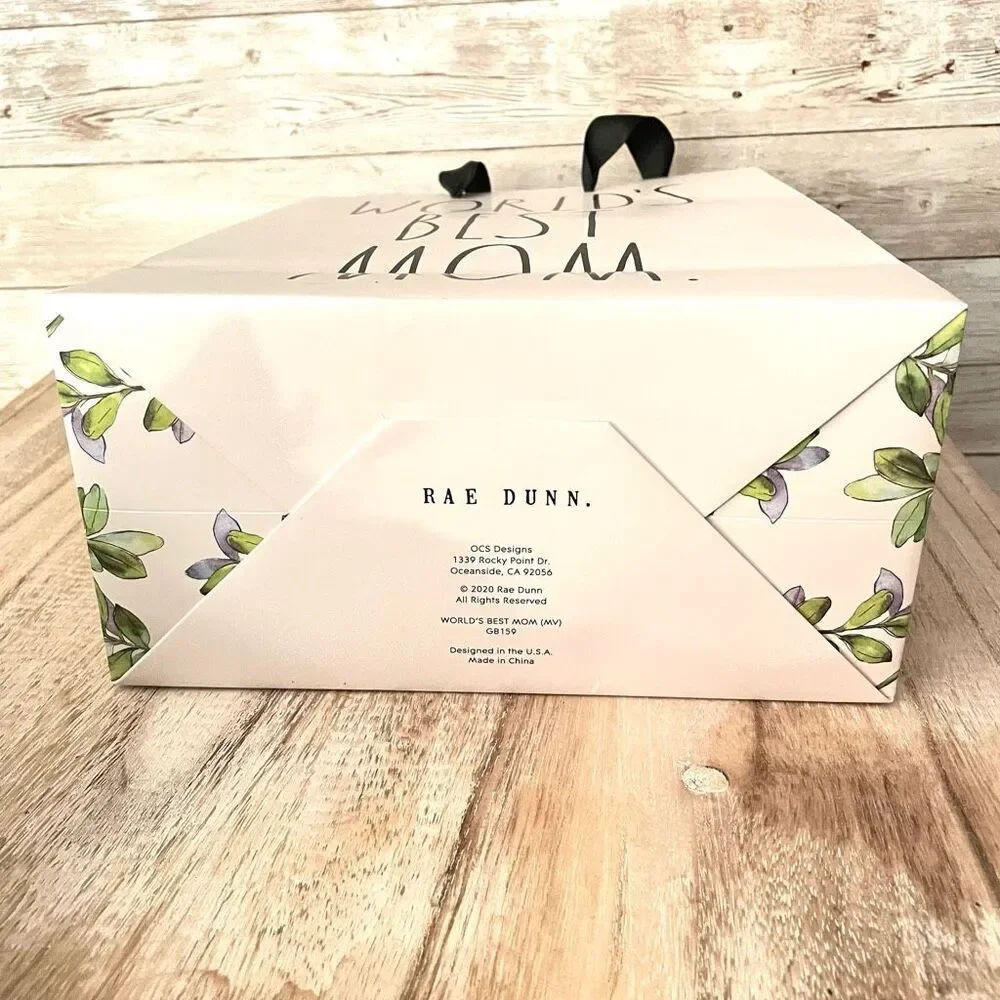 NWT Rae Dunn White World’s best Mom gift bag with leaves & hanging to:/from card